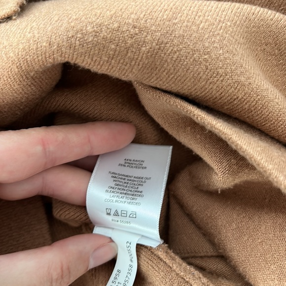 Express button down sweater with pockets - Picture 4 of 4